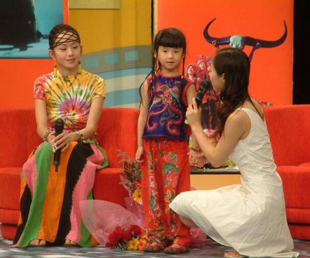 小彩旗老公是谁 杨丽萍外甥女小彩旗成名之路大揭秘