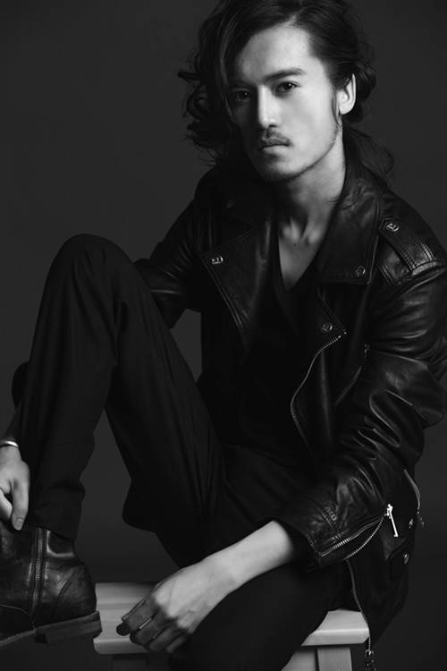 快男张天野体育场捅伤他人 网友纷纷为其担忧星途