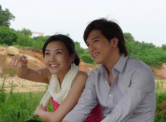 郑罗茜个人资料  领家御姐 郑罗茜蛮腰细腿被赞好身材