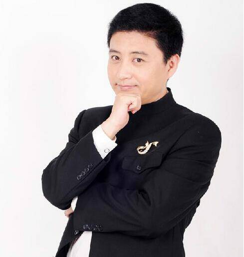 相声演员周炜老婆高明婷个人资料及结婚照曝光