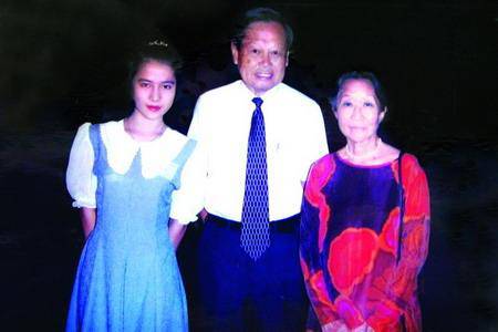 述杨振宁与前妻杜致礼师生之恋 杨振宁和翁帆相差54岁勇敢结婚