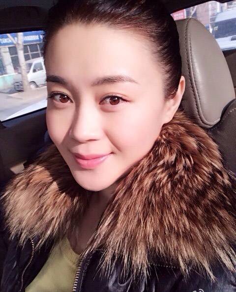 杨晓燕的扮演者是谁  80后美女 关婷娜自曝爱上赵本山