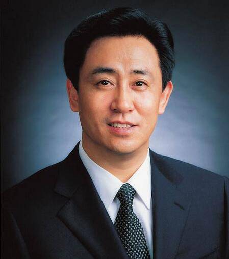 恒大老板许家印简历背景曝光 他儿子老婆分别是谁