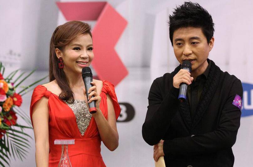 相声演员周炜老婆高明婷个人资料及结婚照曝光