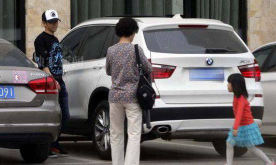 袁泉老公夏雨个人资料 袁泉夏雨女儿夏哈哈正面照曝光