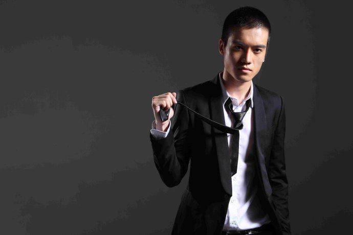 快男张天野体育场捅伤他人 网友纷纷为其担忧星途