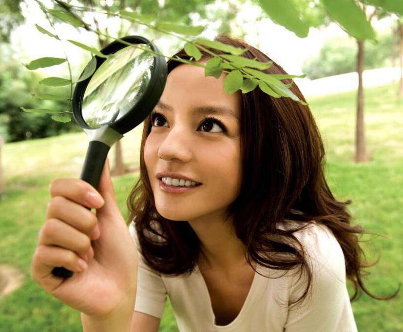 赵薇黄有龙婚纱照曝光 揭黄有龙个人资料家庭背景