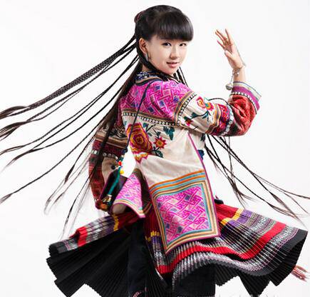 小彩旗老公是谁 杨丽萍外甥女小彩旗成名之路大揭秘