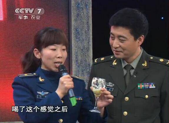 相声演员周炜老婆高明婷个人资料及结婚照曝光