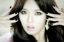 泫雅小短裙事件图片全套 热舞春光乍泄被批无下限