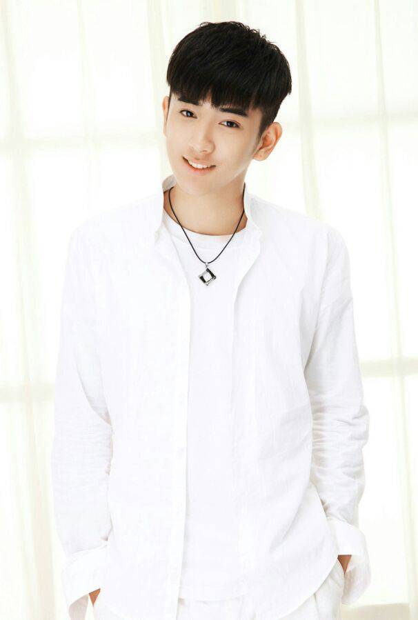 殷洪怎么死的 殷洪的扮演者陈若轩资料简介