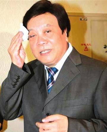 央视名嘴赵忠祥简历 赵忠祥在美女两腿之间性丑闻曝光