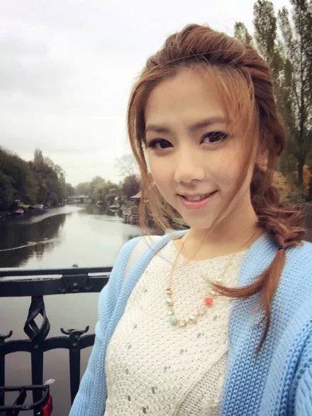 张杰邓紫棋暧昧激怒谢娜 曝邓紫棋张杰勾肩搭背照片