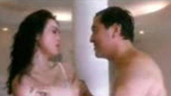 张敏激情三级片遭扒 全裸浴缸露奶剧照曝光