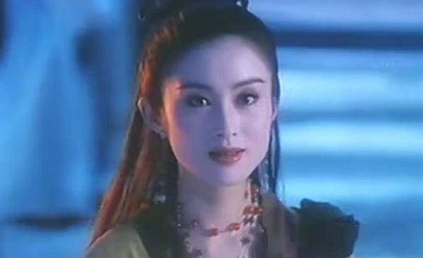 张敏激情三级片遭扒 全裸浴缸露奶剧照曝光