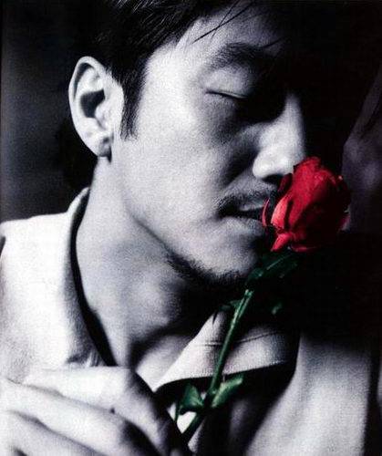 李亚鹏个人资料 李亚鹏王菲离婚原因公布