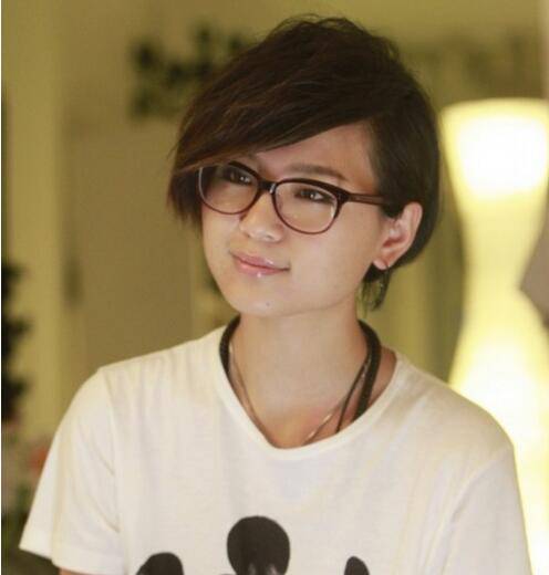 周笔畅个人资料背景 揭周笔畅整容前后对比照