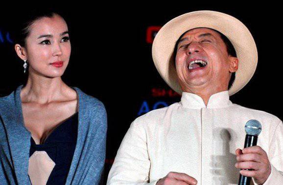  龙女郎 姚星彤透视门事件 姚星彤整容对比照遭扒