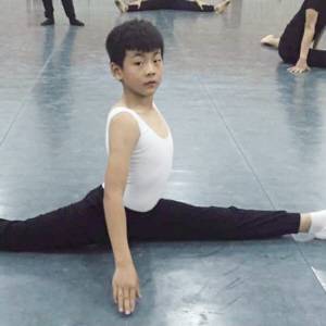 少帅周思羽小小年纪对戏毫不怯场 周思羽个人资料引关注