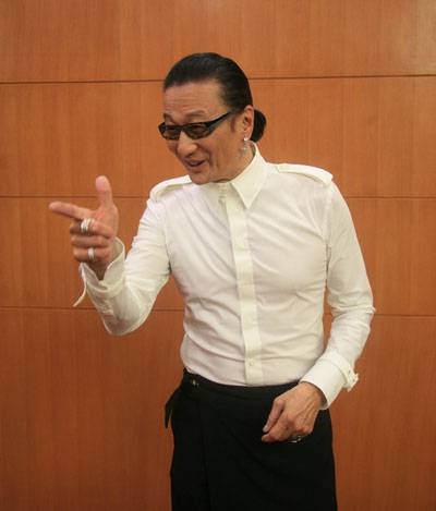 谢贤个人资料曝光 谢贤女友coco相差49岁上演经典 忘年恋