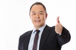 张铁林个人资料 现任老婆是谁女儿张月亮生活照曝光