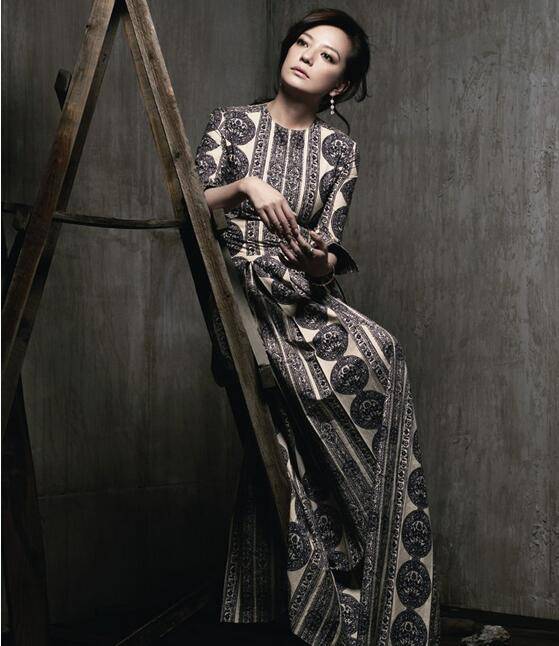 赵薇黄有龙婚纱照曝光 揭黄有龙个人资料家庭背景