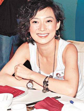 香港女星周家怡甘做小三七年 恋情不见光盼扶正