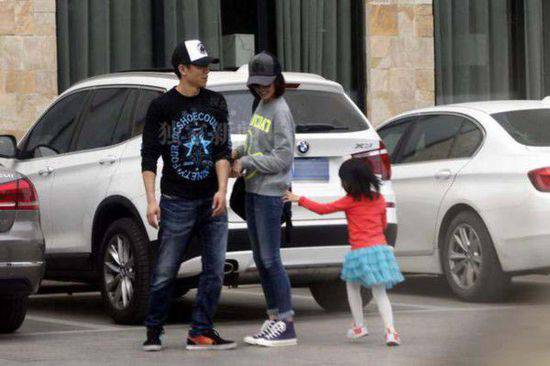 袁泉老公夏雨个人资料 袁泉夏雨女儿夏哈哈正面照曝光