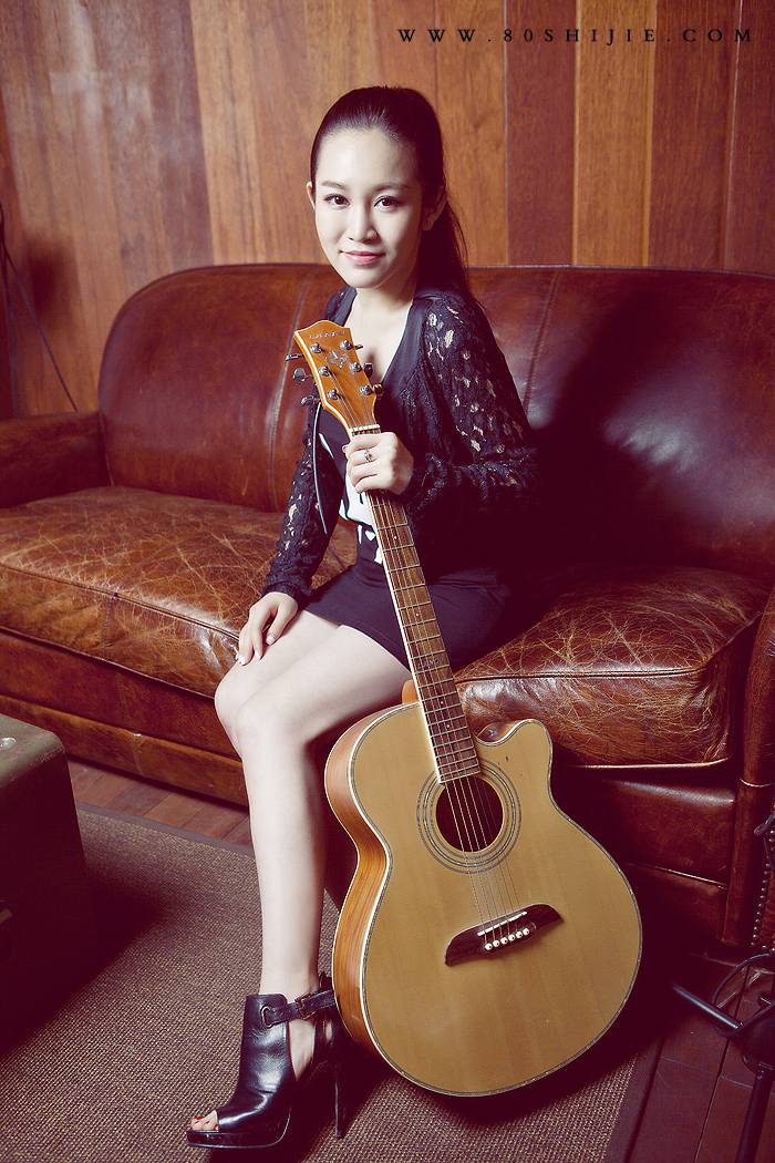 中国好声音萱萱残酷月光唱哭导师 遇音响故障淡定清唱赢得掌声