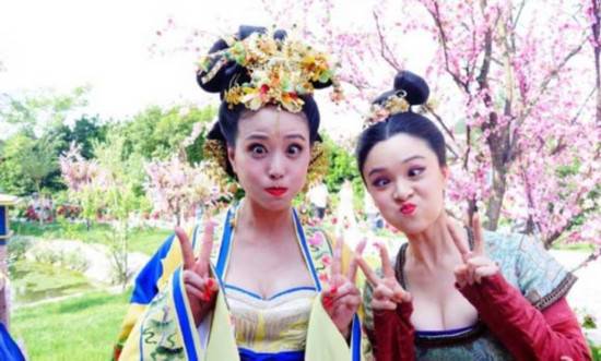 武媚娘传奇杨淑妃结局死了吗 杨淑妃为什么要在扇子上下毒