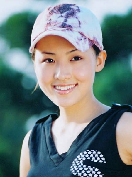 郑罗茜个人资料  领家御姐 郑罗茜蛮腰细腿被赞好身材