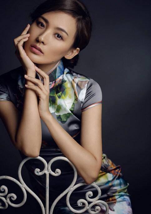 郑罗茜个人资料  领家御姐 郑罗茜蛮腰细腿被赞好身材