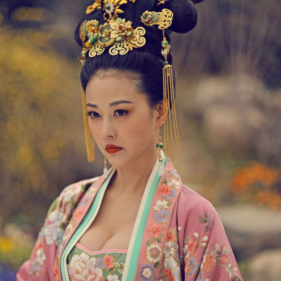 武媚娘传奇杨淑妃结局死了吗 杨淑妃为什么要在扇子上下毒