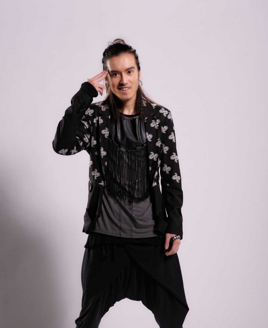 快男张天野体育场捅伤他人 网友纷纷为其担忧星途