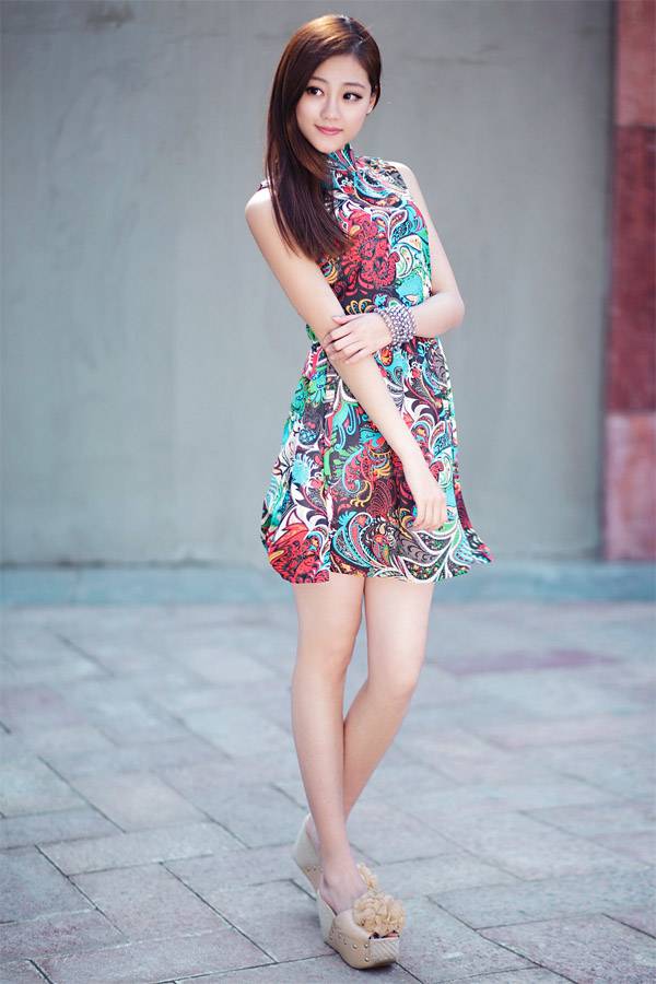 祝绪丹个人资料 祝绪丹昔日性感比基尼照曝光