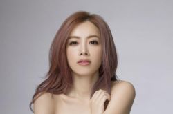 徐怀钰近况曝光  平民天后 徐怀钰复出歌坛经典呈现