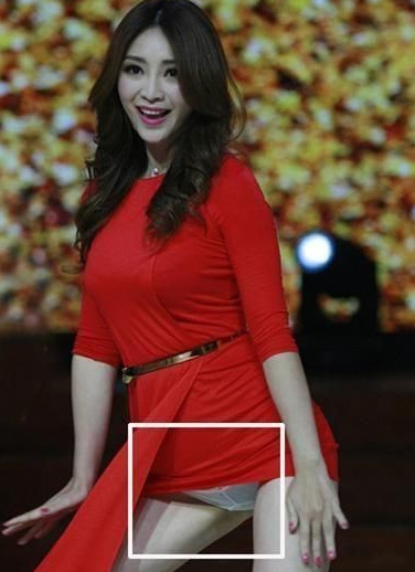 柳岩的胸被强摸图片曝光 柳岩走光图片大合集