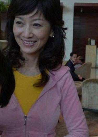 揭赵雅芝个人资料 岁月不饶人60岁素颜照显老态