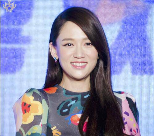 陈乔恩的家庭背景 童年曾受家暴