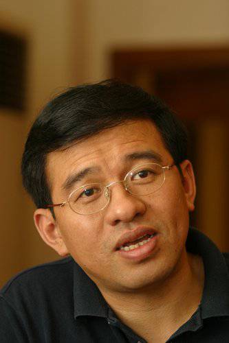 朱迅老公王志简历 主持人朱迅老公王志图片