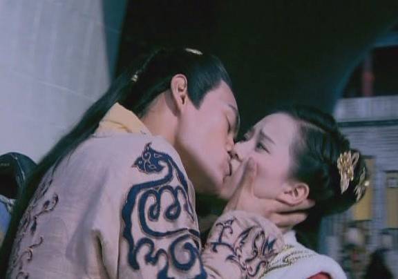 袁弘刘诗诗曾公开恋情 刘诗诗称将初吻给了袁弘