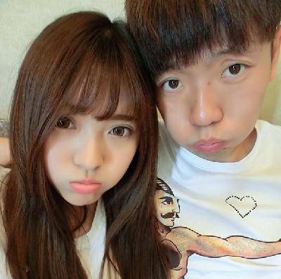 张稀哲女友袁雅婷资料 张稀哲爱心手势示爱女友