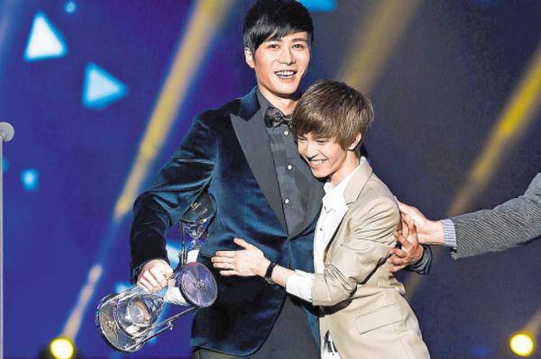 郭敬明身高体重多少 揭秘郭敬明陈学冬恋情