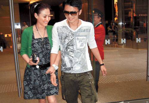 张柏芝谈离婚泪崩 陈冠希张柏芝激情照片曝光