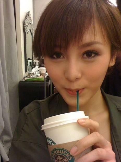 何佩瑜车震图片曝光 何佩瑜个人资料