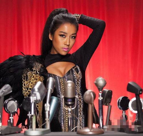 吉克隽逸演唱的《halo》原唱是谁