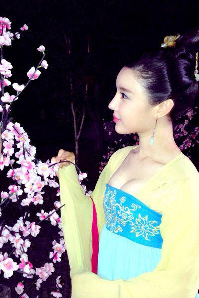 冯才人张溪庭个人资料 张溪庭被疑外围女头牌