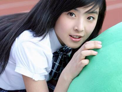 张含韵陪人睡觉照片外泄 张含韵男朋友被曝光