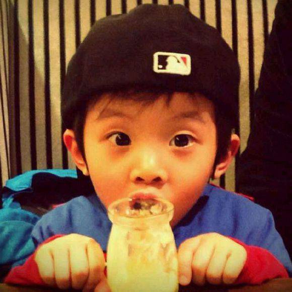 张艺瀚个人资料 张艺瀚出彩中国人大抛媚眼范爷