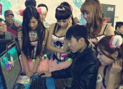 揭游戏陪玩网价格表 美女陪玩曝加钱有特殊服务